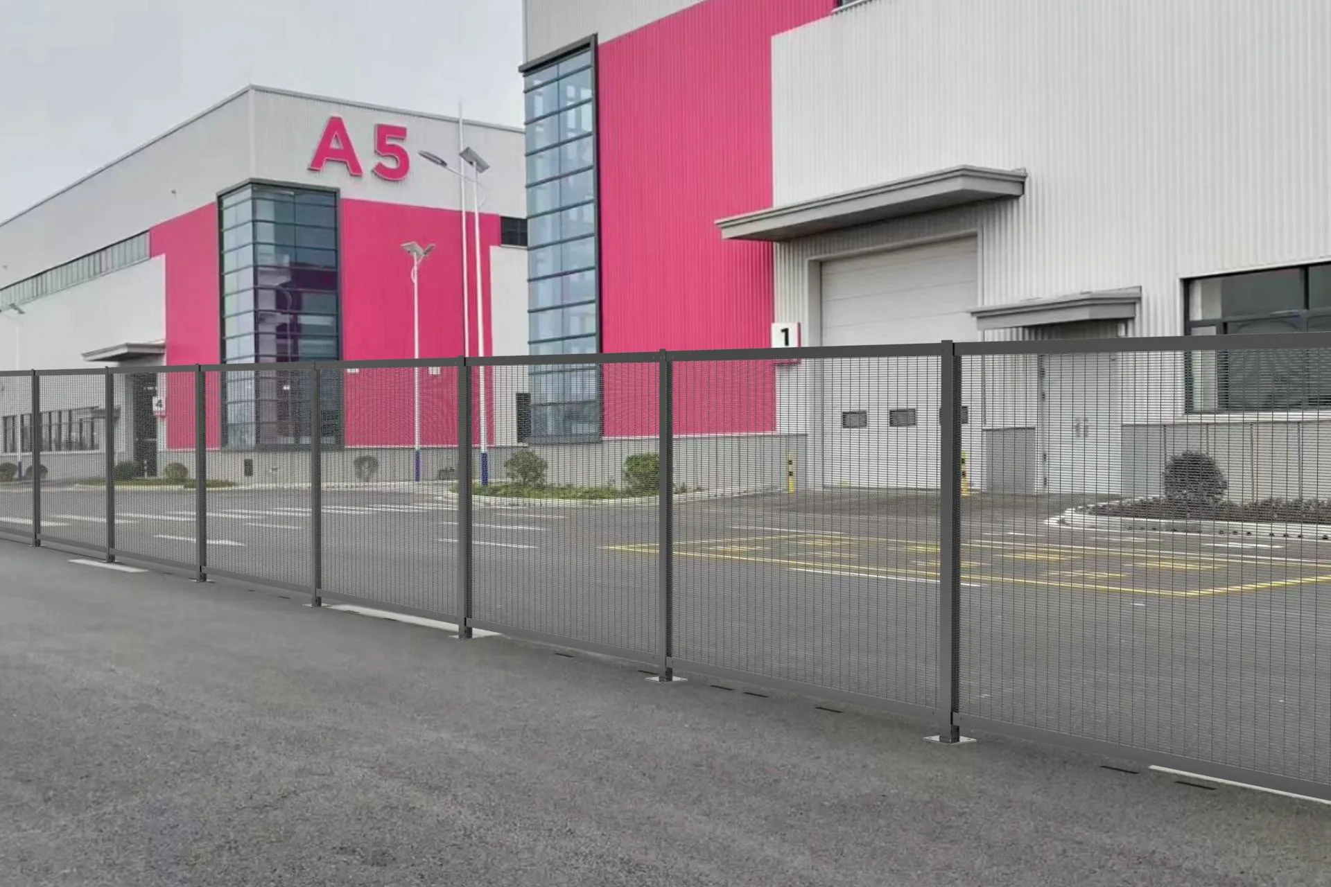 358 mesh fence post in commercial