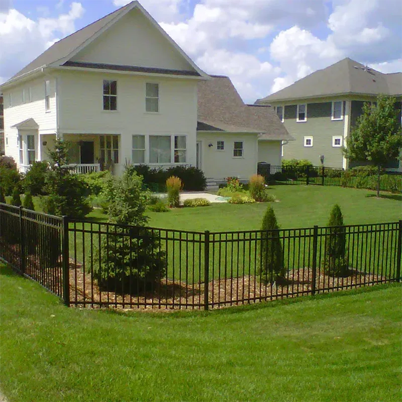 Adjustable Brackets in Steel Flat Top Rackable Fence