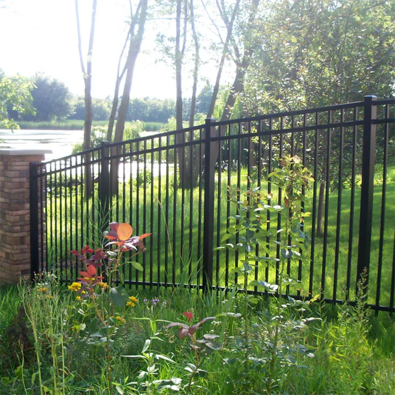 Flat Top Rackable Fence in Garden