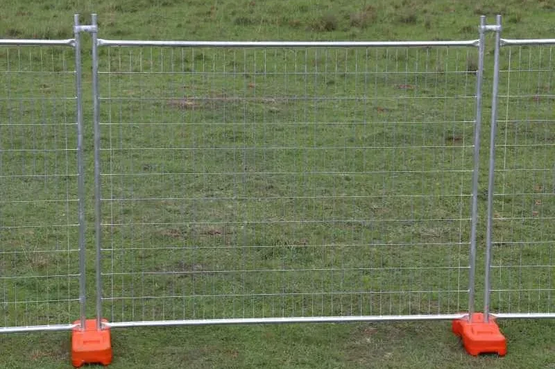temporary fencing clamps in playground