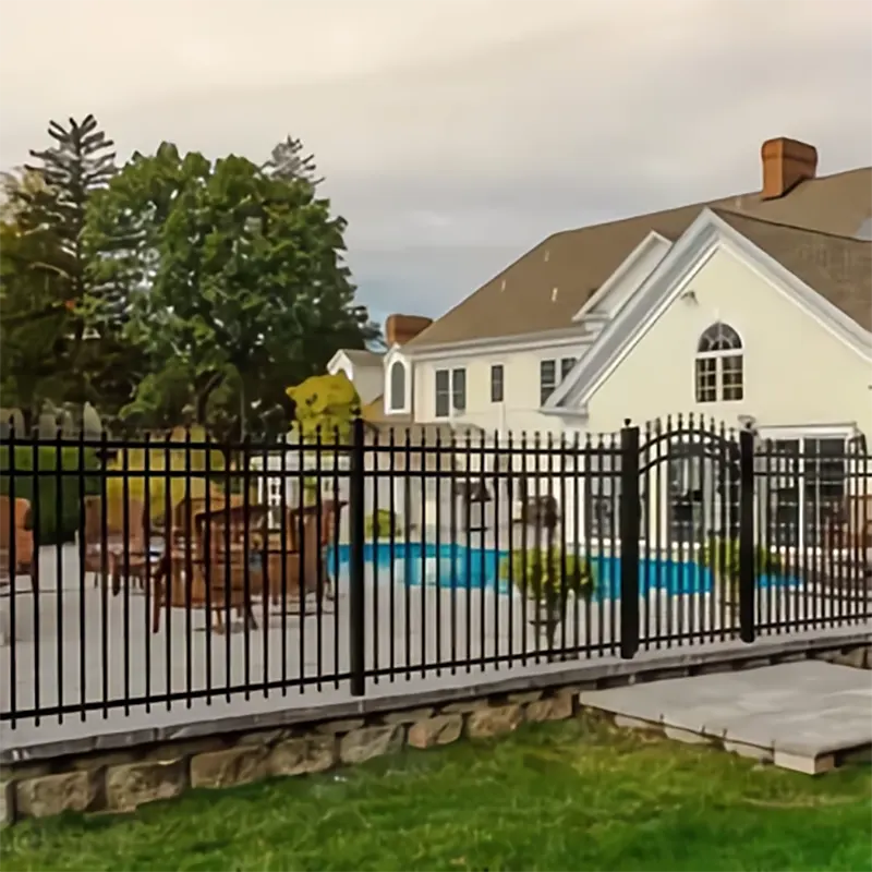 Aluminum 3 Rails Spear Top fence in residential