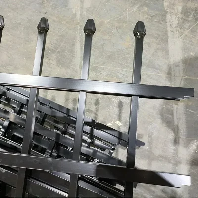 Aluminum 3 Rails Spear Top fence Detail