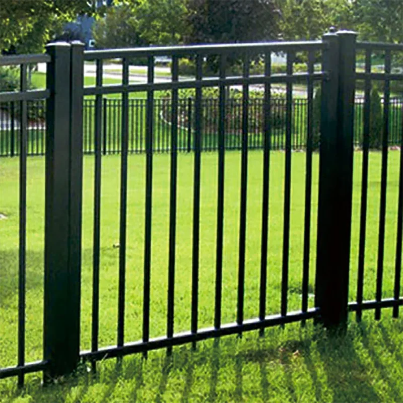 Flat Top Rackable Gate in yard