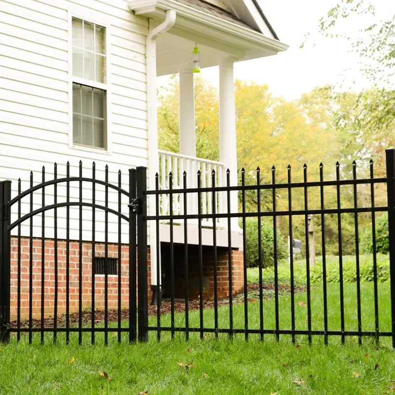 Outdoor Spear Top Rackable Gate