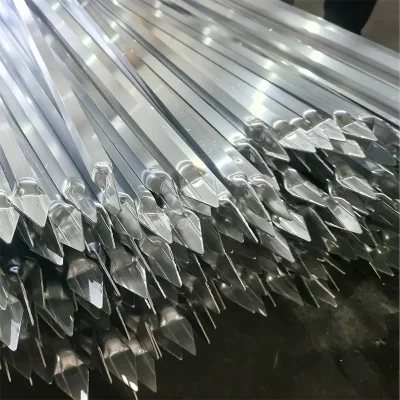 spear top rackable gate detail