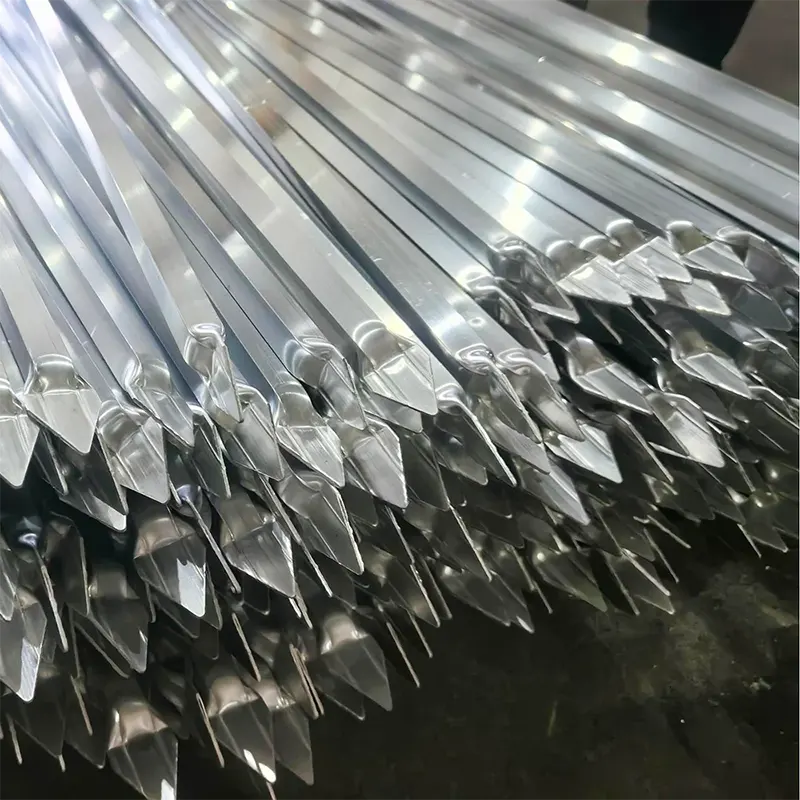 spear top rackable gate detail